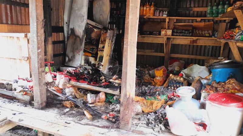 ঝালকাঠিতে ঘুমন্ত ব্যবসায়ীকে আটকে দোকানে অগ্নিসংযোগ